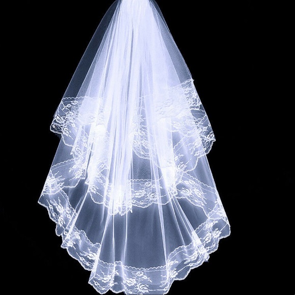 New Black or White 2 TIer Laced Edged Veil - Picture 3 of 12